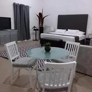 Junior Privada 7 Min Del Aeropuerto , Cancún Mexico
